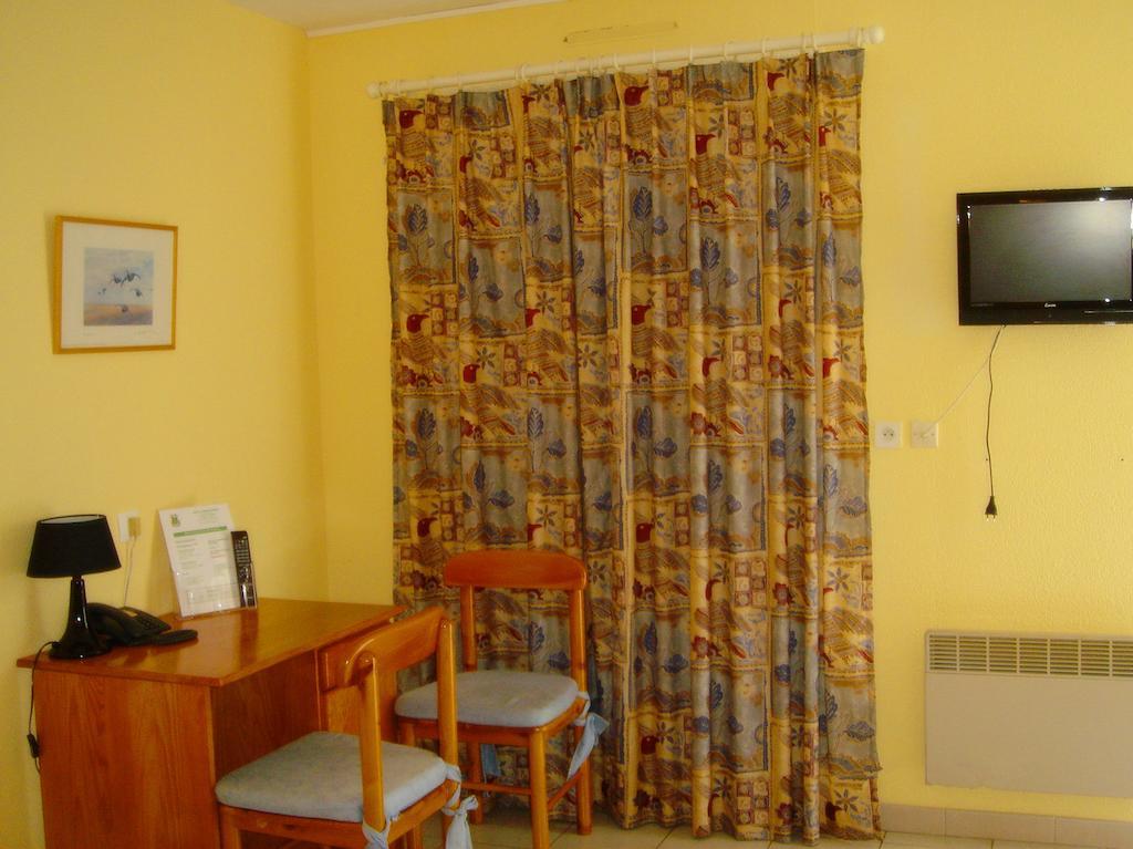 Motel Des Bruyeres Lamotte-Beuvron Habitación foto