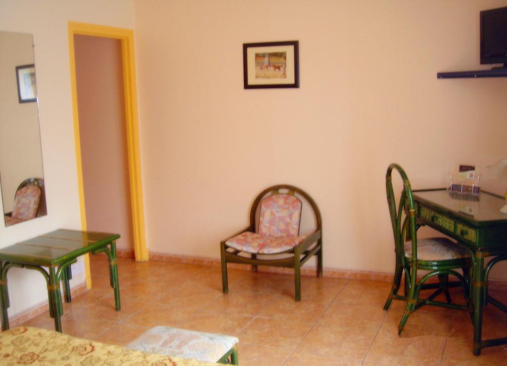 Motel Des Bruyeres Lamotte-Beuvron Habitación foto