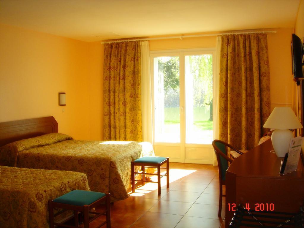Motel Des Bruyeres Lamotte-Beuvron Habitación foto